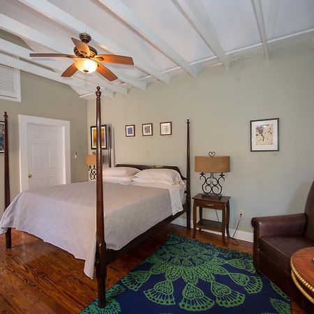 Maison De Macarty Bed & Breakfast นิวออร์ลีนส์ ภายนอก รูปภาพ