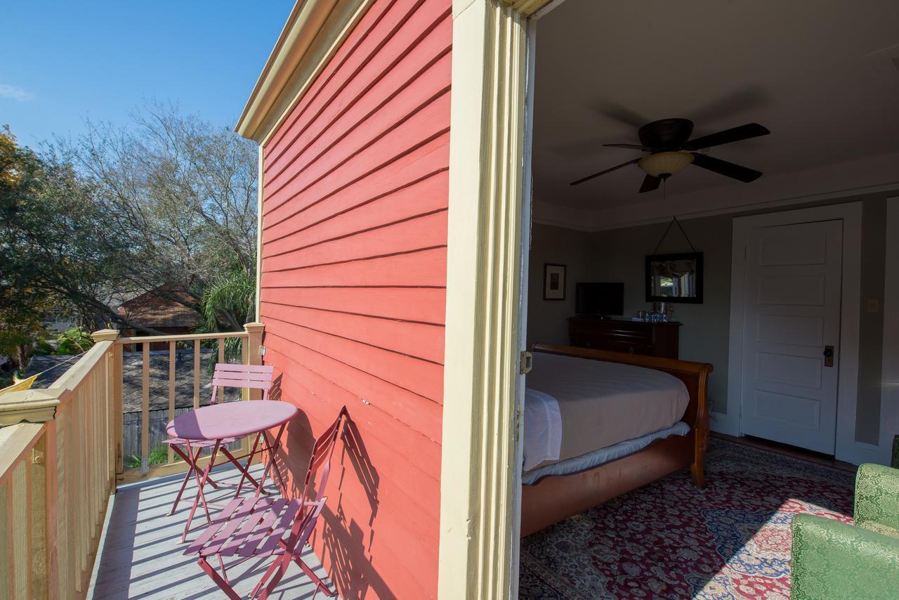 Maison De Macarty Bed & Breakfast นิวออร์ลีนส์ ภายนอก รูปภาพ