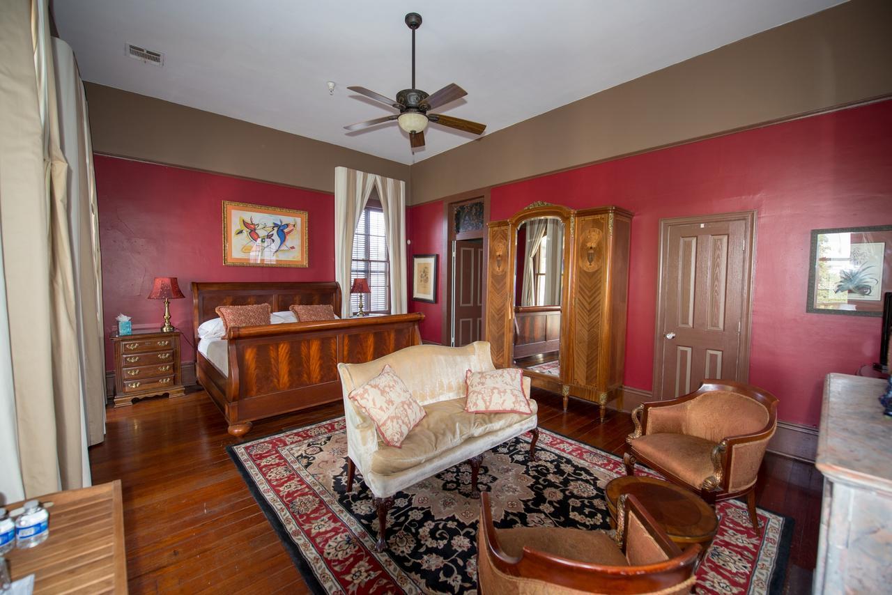 Maison De Macarty Bed & Breakfast นิวออร์ลีนส์ ภายนอก รูปภาพ