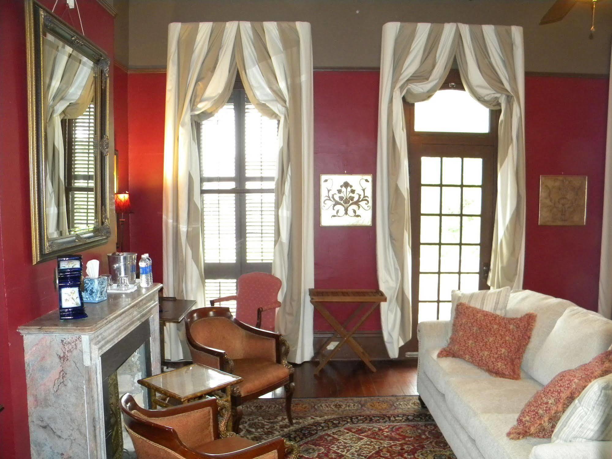 Maison De Macarty Bed & Breakfast นิวออร์ลีนส์ ภายนอก รูปภาพ