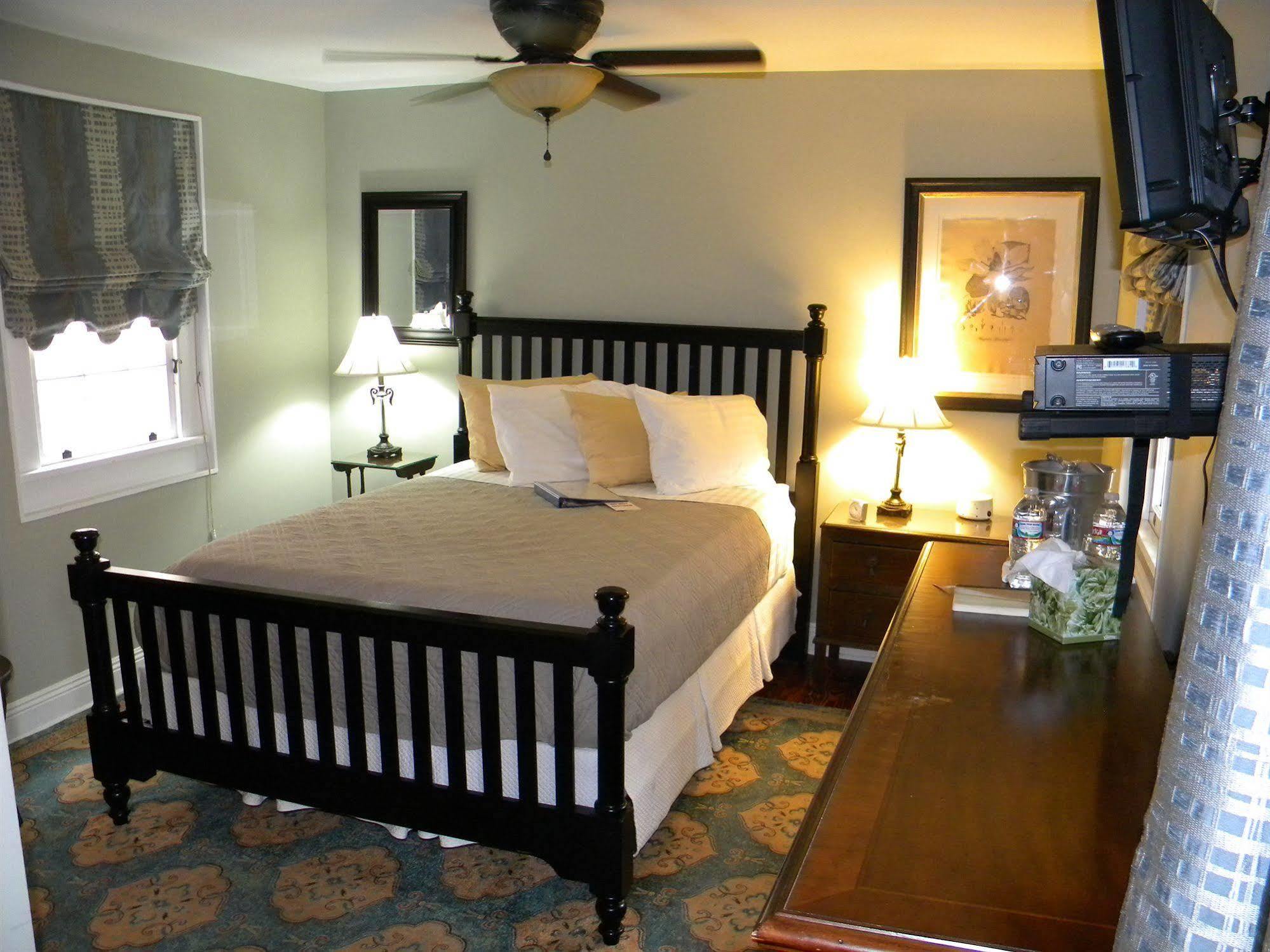 Maison De Macarty Bed & Breakfast นิวออร์ลีนส์ ภายนอก รูปภาพ