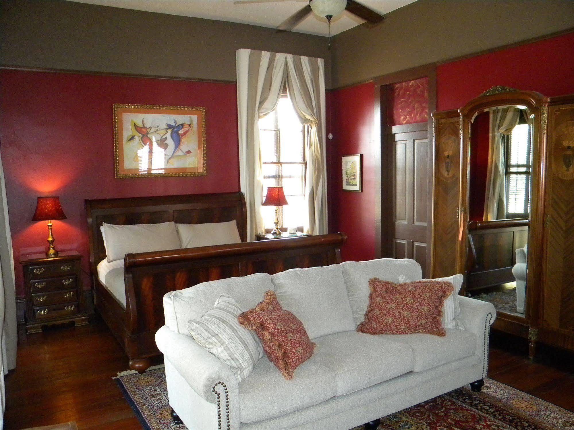 Maison De Macarty Bed & Breakfast นิวออร์ลีนส์ ภายนอก รูปภาพ